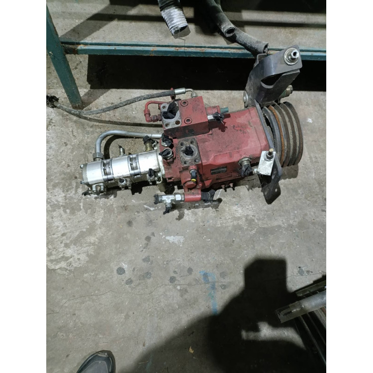 Гідравлічний мотор Linde HPV135-02 0023121090 Claas